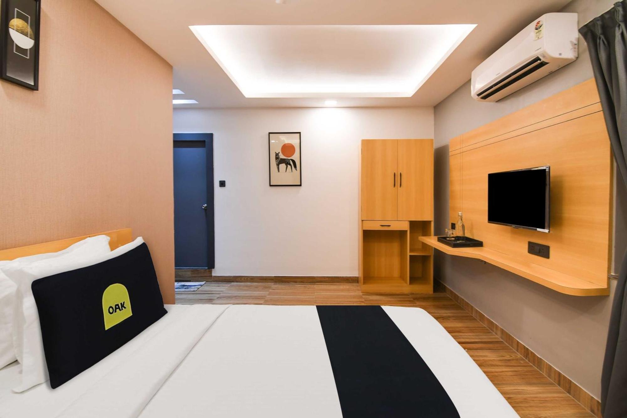 Super Townhouse Oak Sayhallo Ecstasy Bhubaneswar Exteriör bild