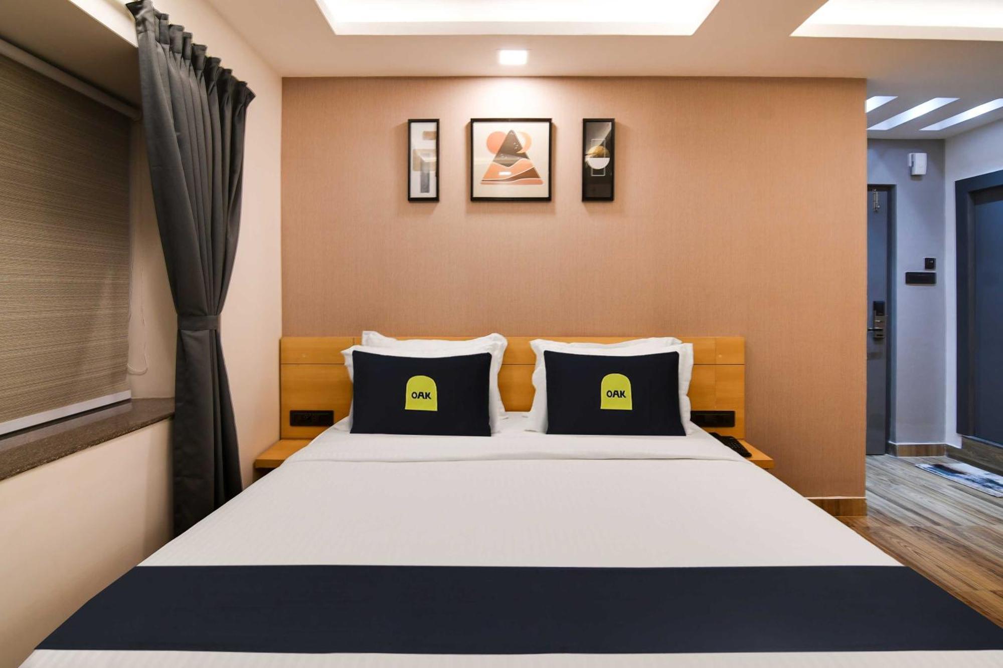Super Townhouse Oak Sayhallo Ecstasy Bhubaneswar Exteriör bild