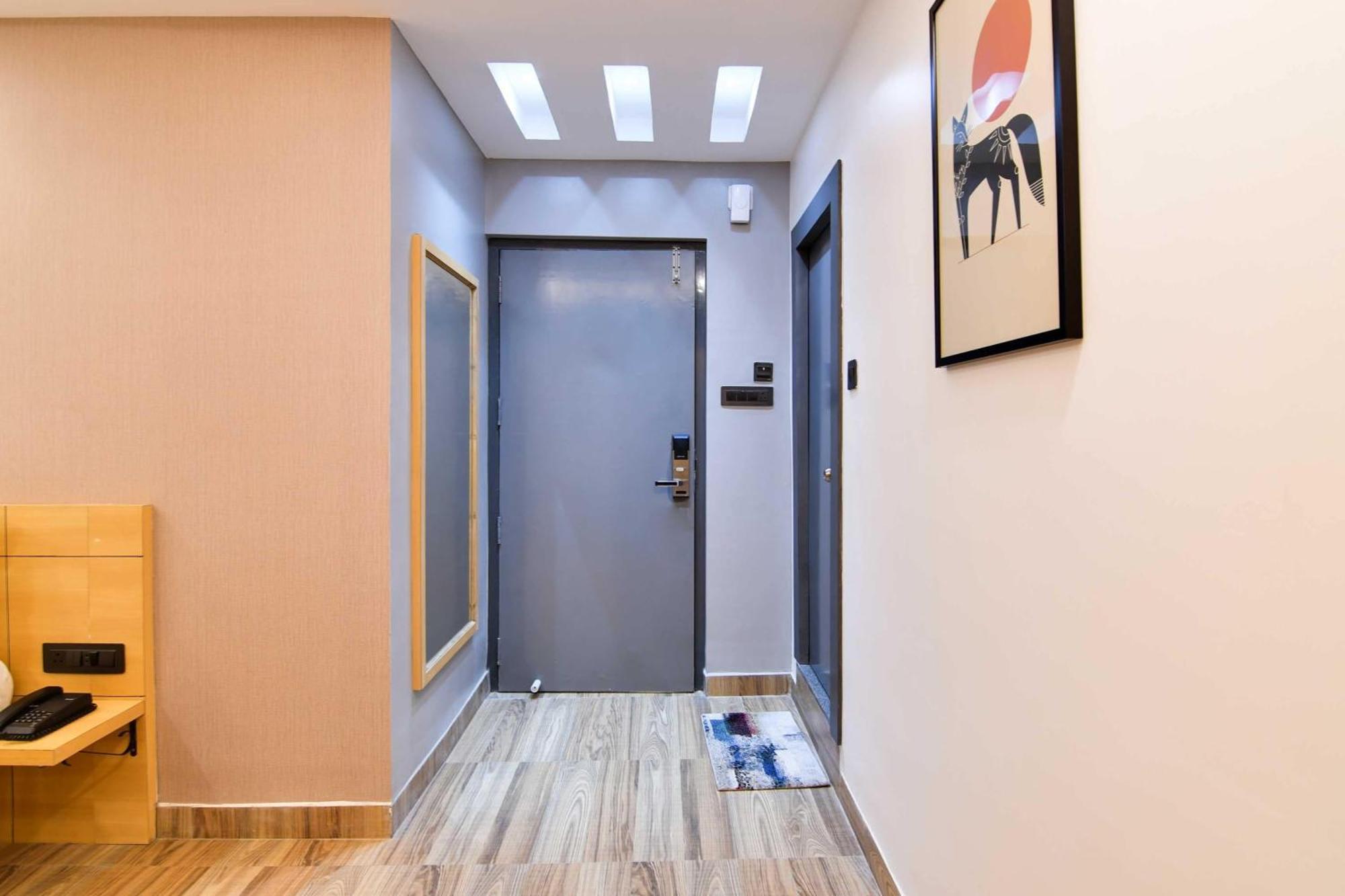 Super Townhouse Oak Sayhallo Ecstasy Bhubaneswar Exteriör bild