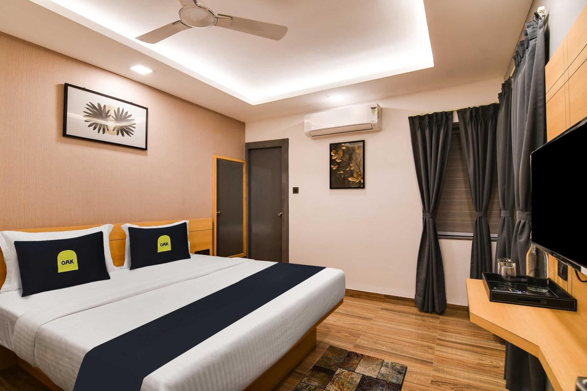 Super Townhouse Oak Sayhallo Ecstasy Bhubaneswar Exteriör bild