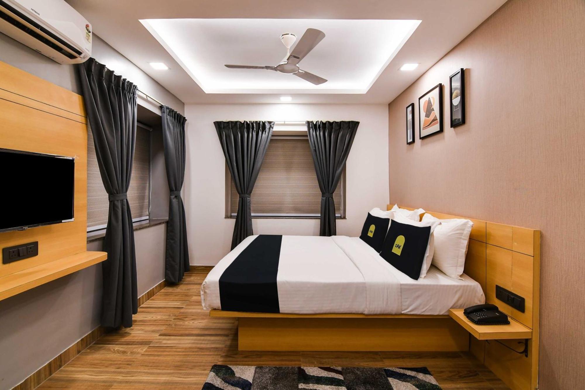 Super Townhouse Oak Sayhallo Ecstasy Bhubaneswar Exteriör bild