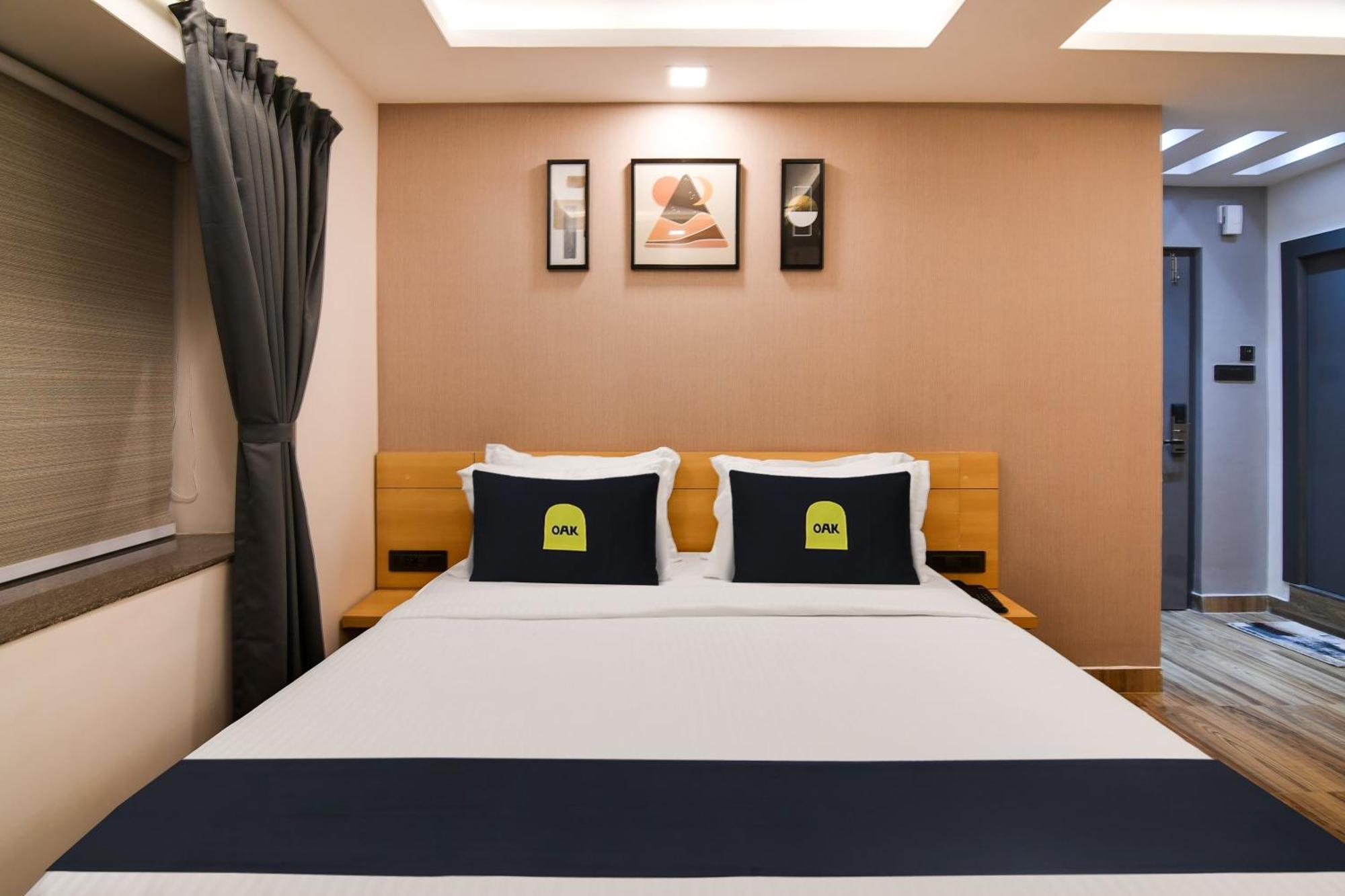Super Townhouse Oak Sayhallo Ecstasy Bhubaneswar Exteriör bild