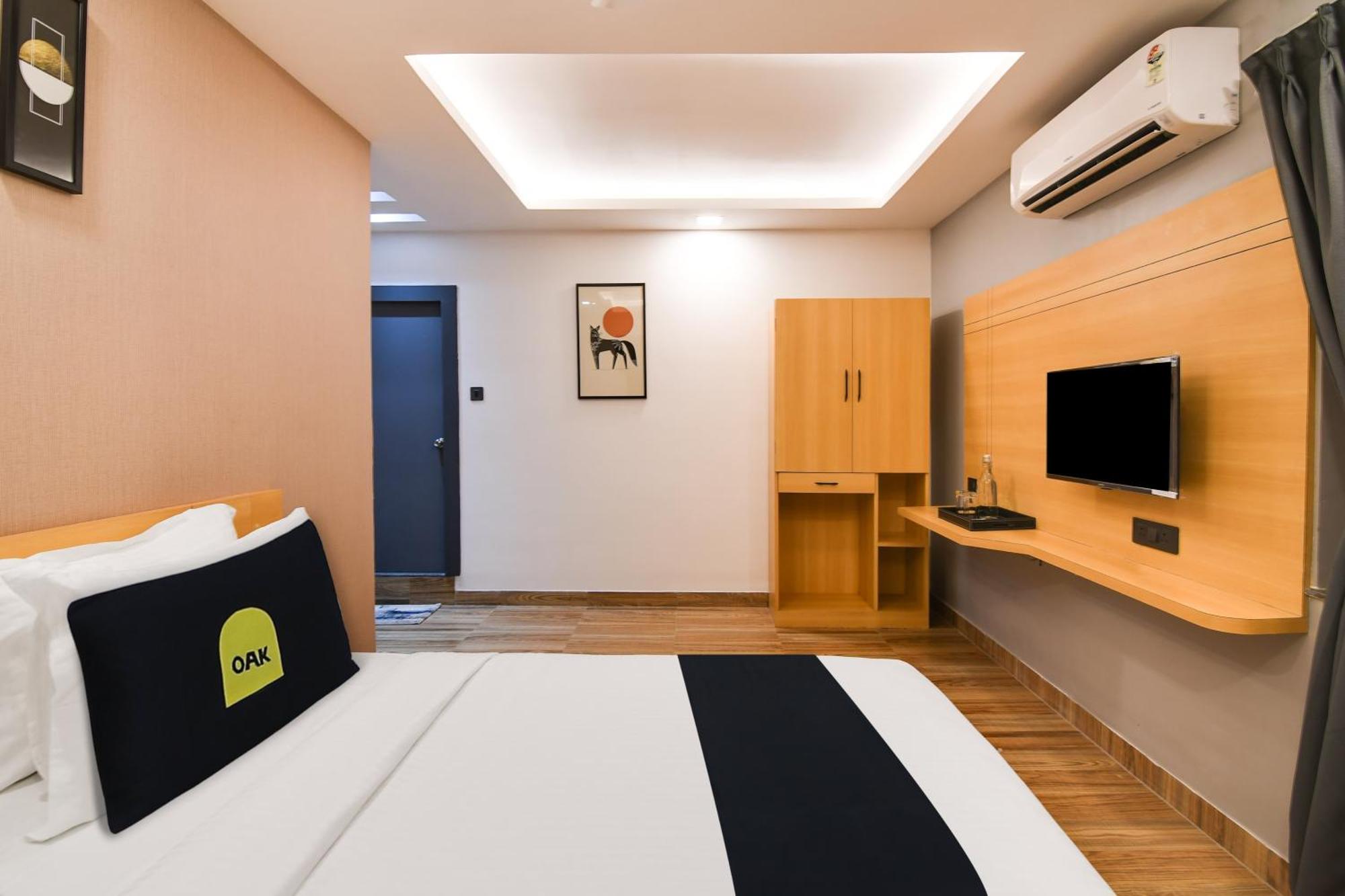 Super Townhouse Oak Sayhallo Ecstasy Bhubaneswar Exteriör bild