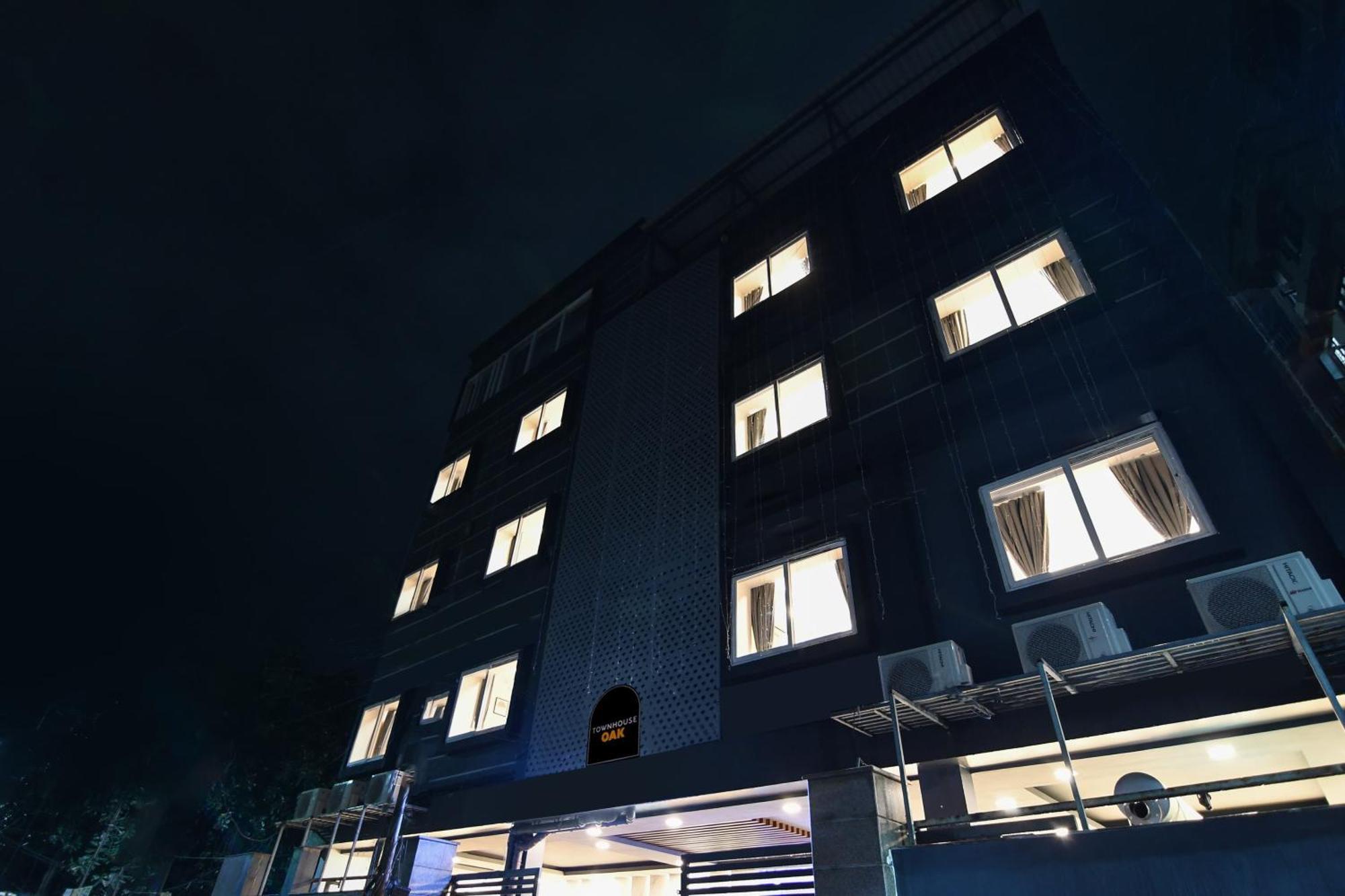 Super Townhouse Oak Sayhallo Ecstasy Bhubaneswar Exteriör bild