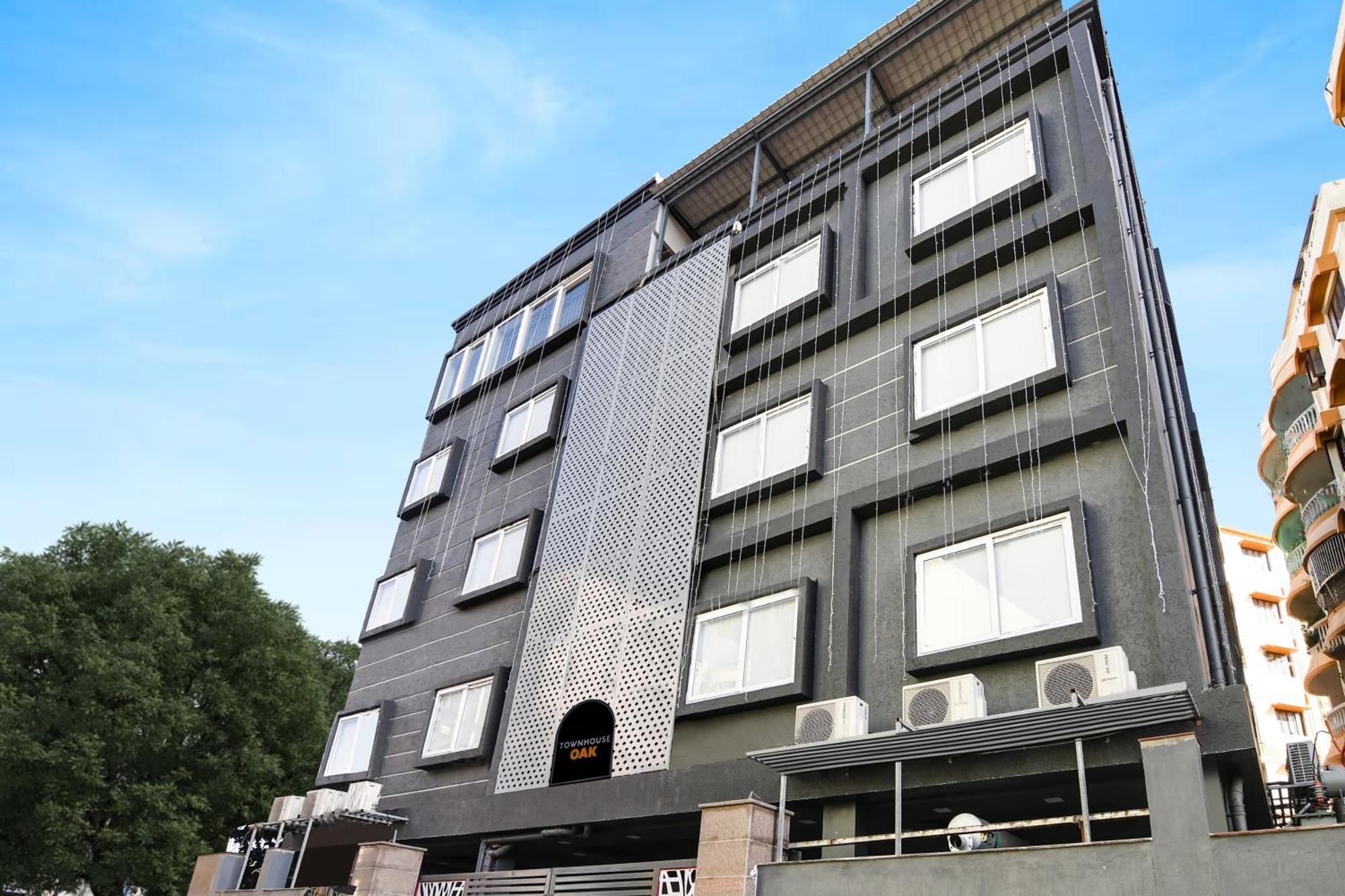 Super Townhouse Oak Sayhallo Ecstasy Bhubaneswar Exteriör bild
