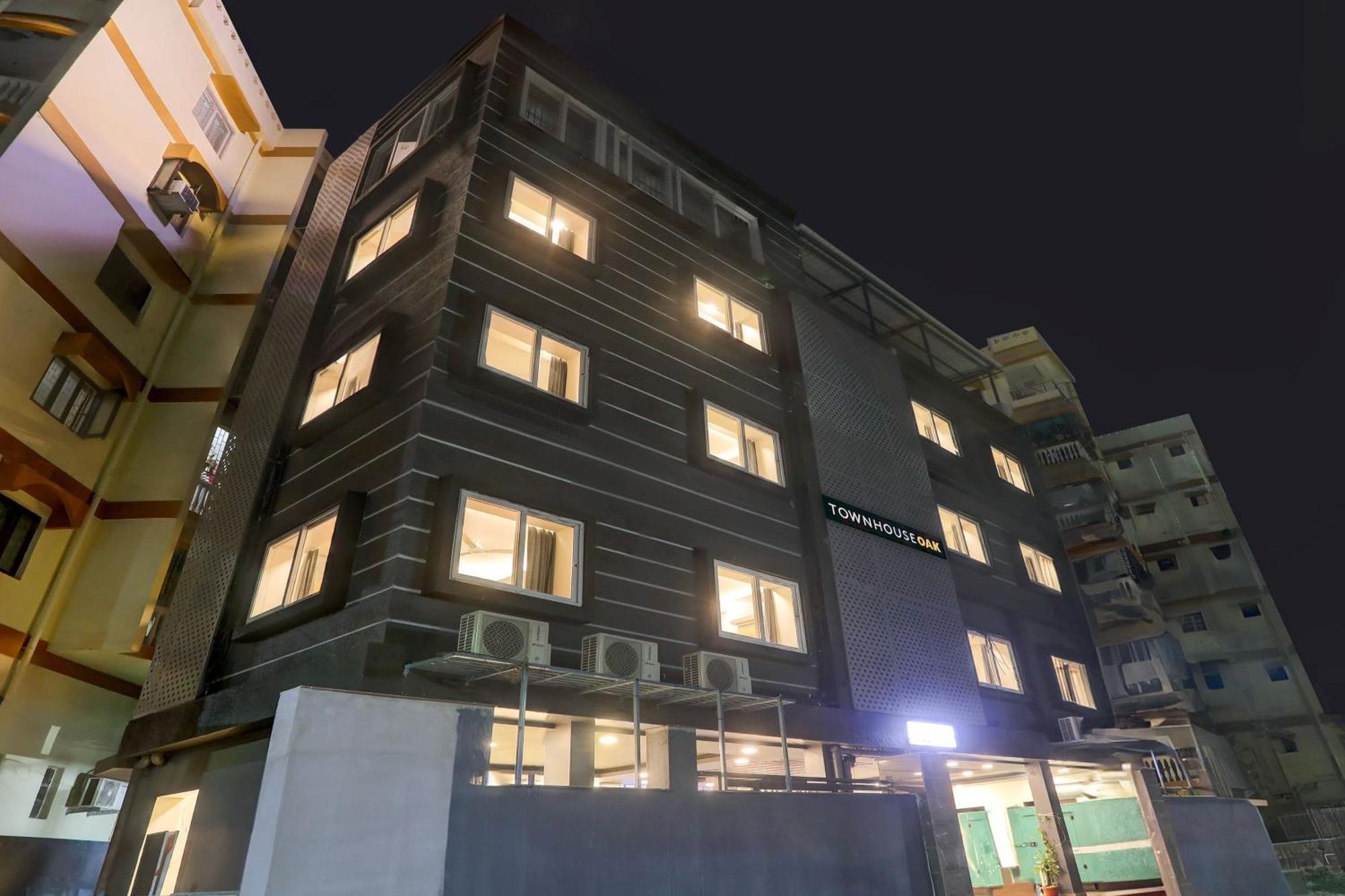 Super Townhouse Oak Sayhallo Ecstasy Bhubaneswar Exteriör bild