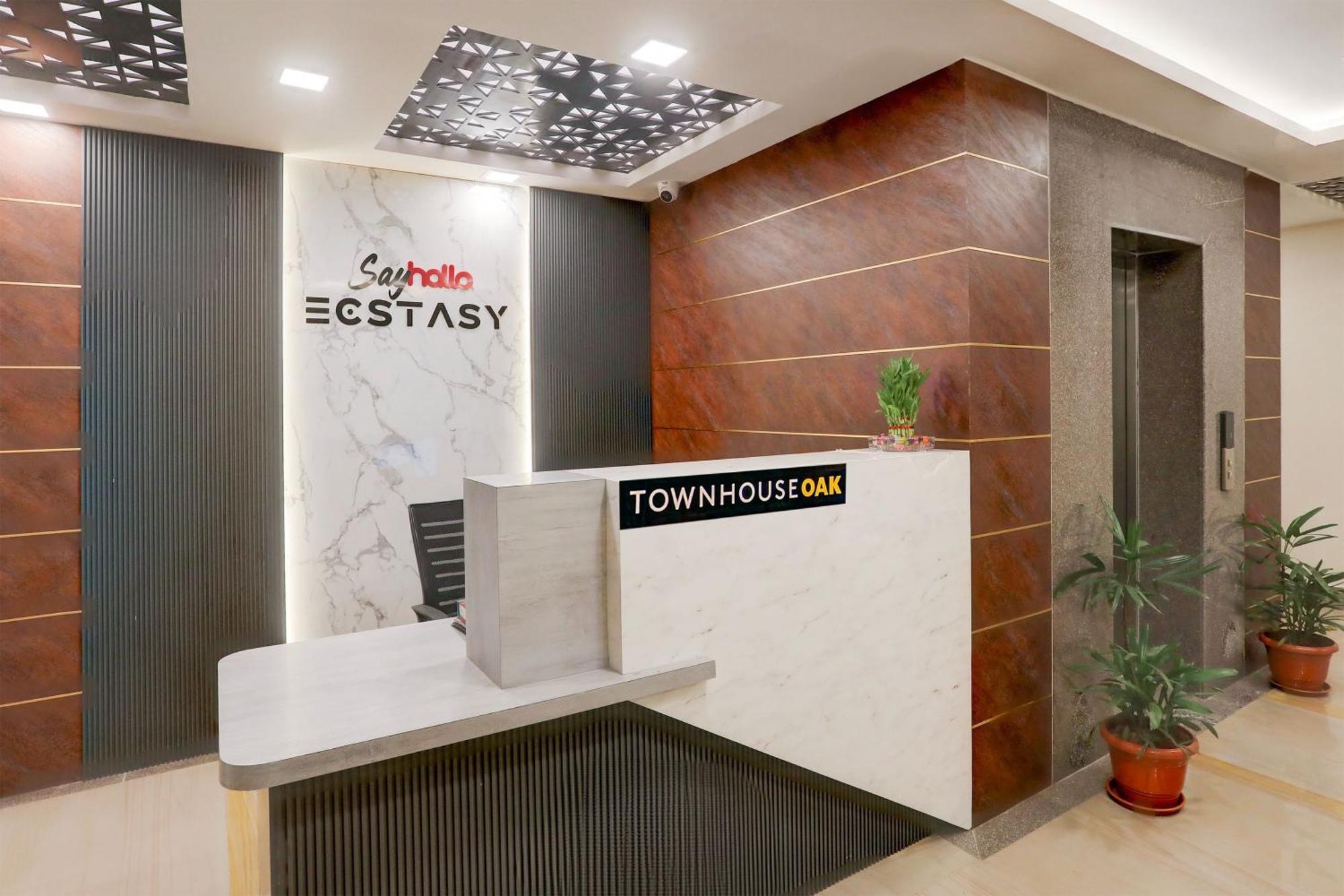 Super Townhouse Oak Sayhallo Ecstasy Bhubaneswar Exteriör bild